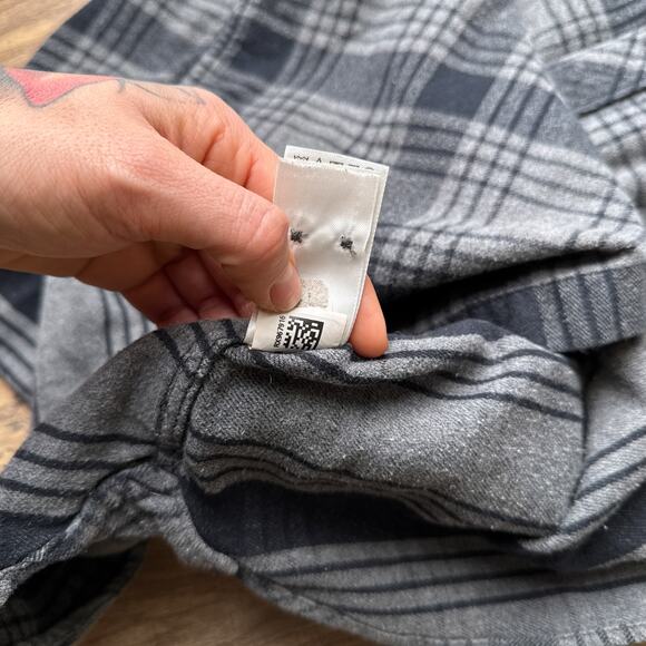 The North Face Arroyo Flannel Shirt Men's Medium‎ Gray Plaid Long Sleeve 6152 - Picture 10 of 14